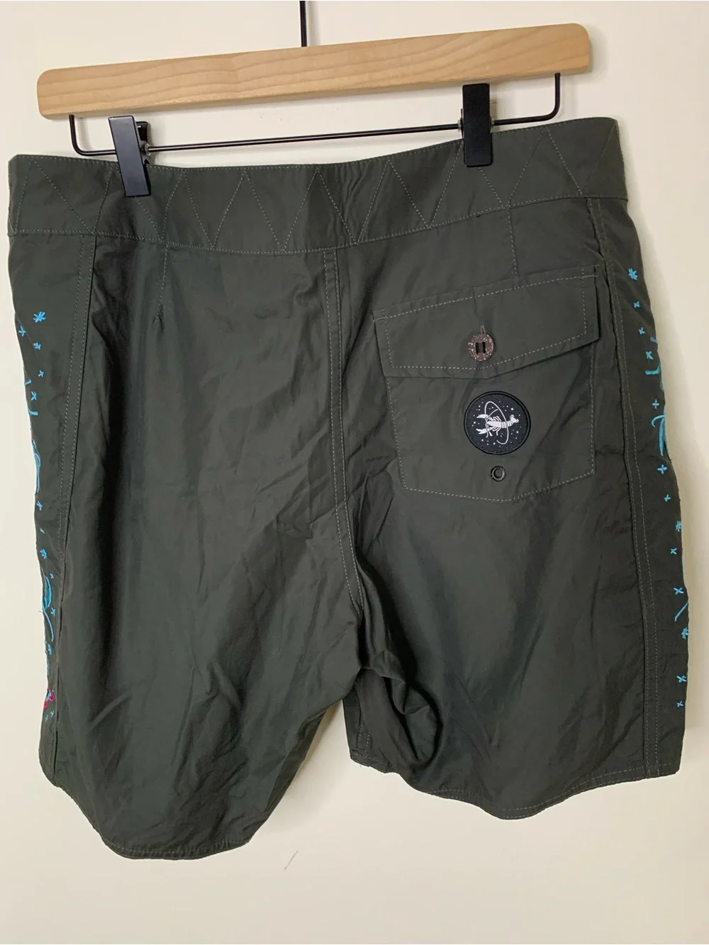 Howler Brothers Board Shorts 7” sz medium 33” waist “Cosmic Crawfish” line